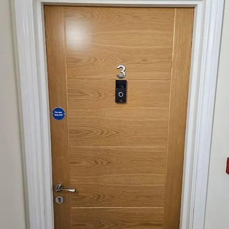 Centre. Spacious Apartment. Ideal Location. Apartment